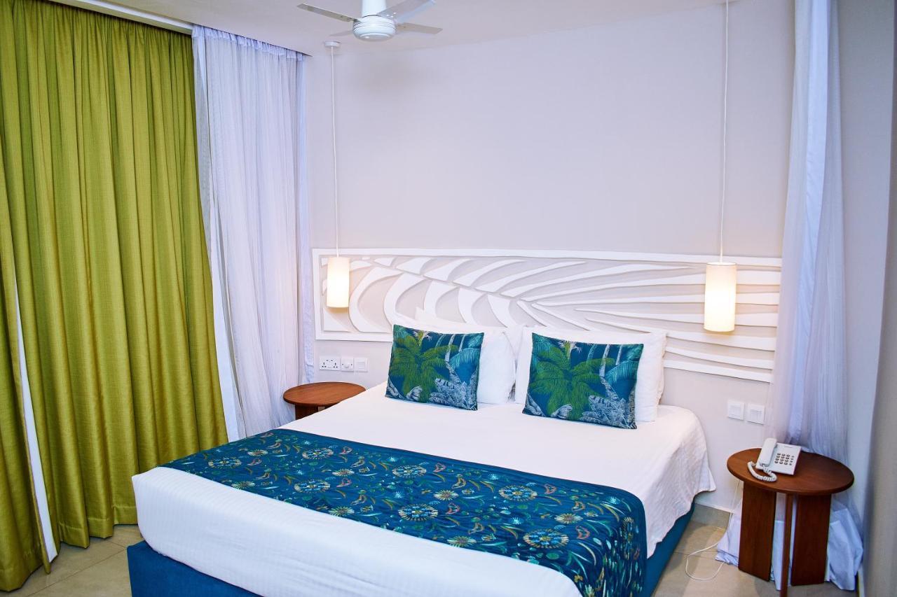 Neptune Village Beach Resort & Spa Galu ภายนอก รูปภาพ
