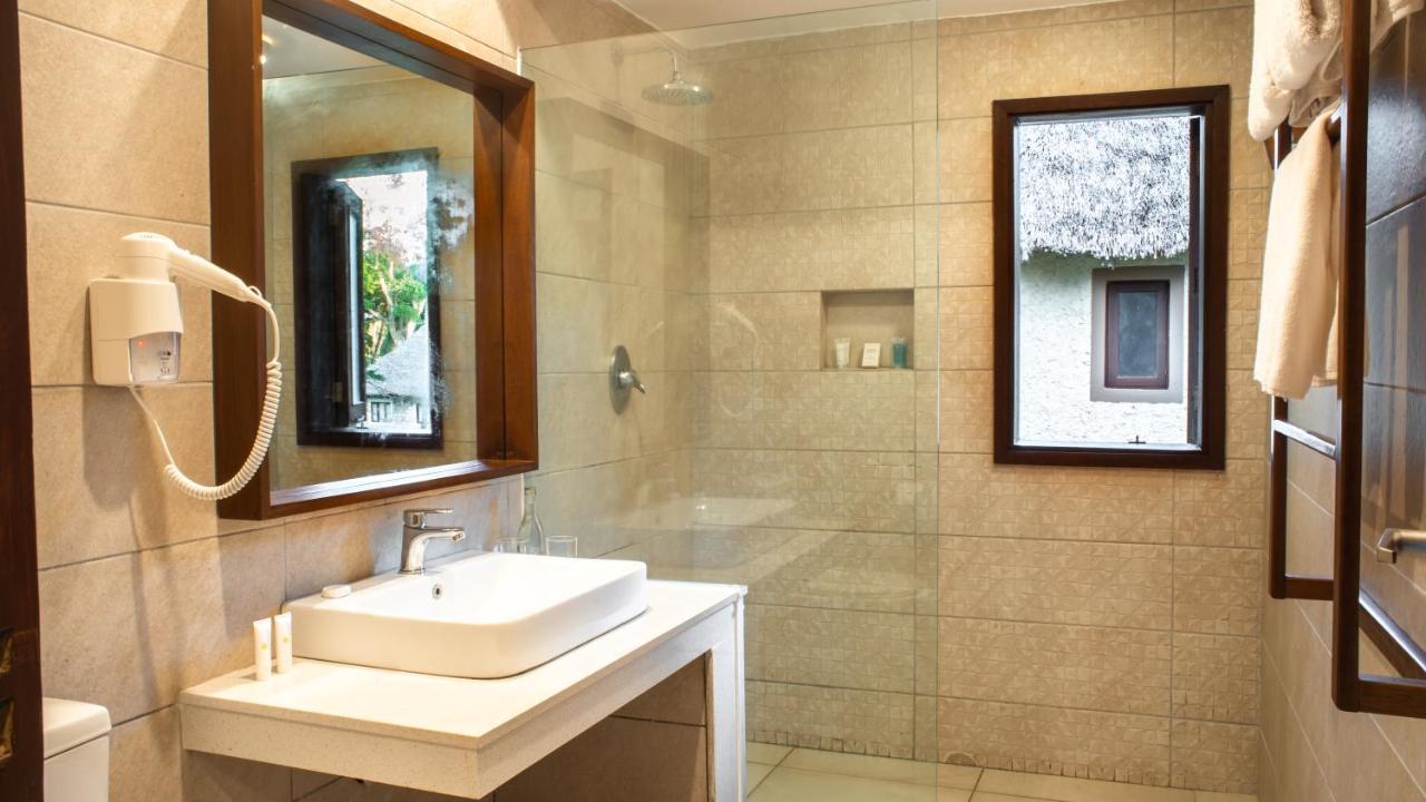 Neptune Village Beach Resort & Spa Galu ภายนอก รูปภาพ