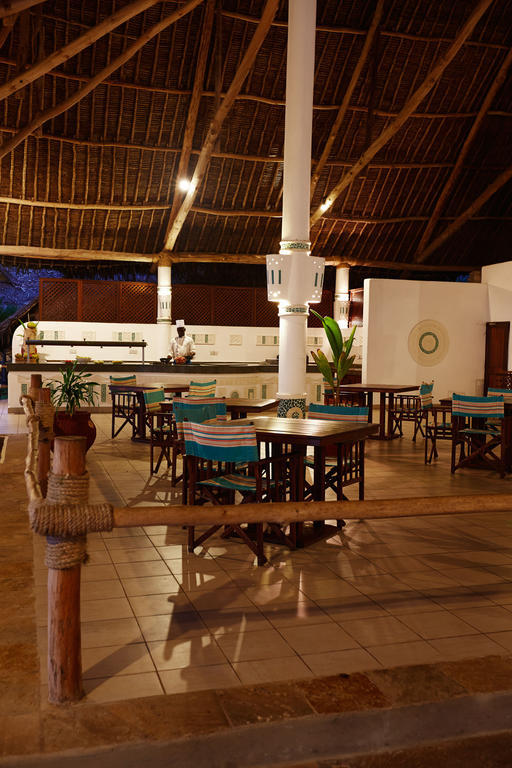 Neptune Village Beach Resort & Spa Galu ภายนอก รูปภาพ