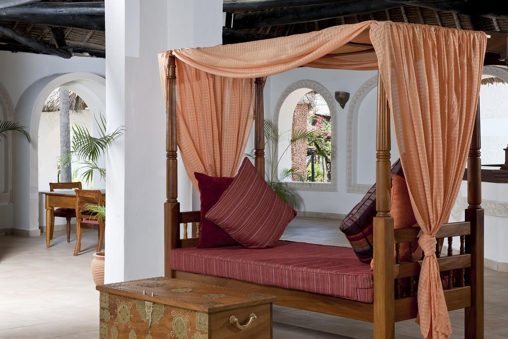Neptune Village Beach Resort & Spa Galu ภายนอก รูปภาพ