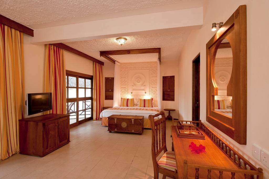 Neptune Village Beach Resort & Spa Galu ภายนอก รูปภาพ