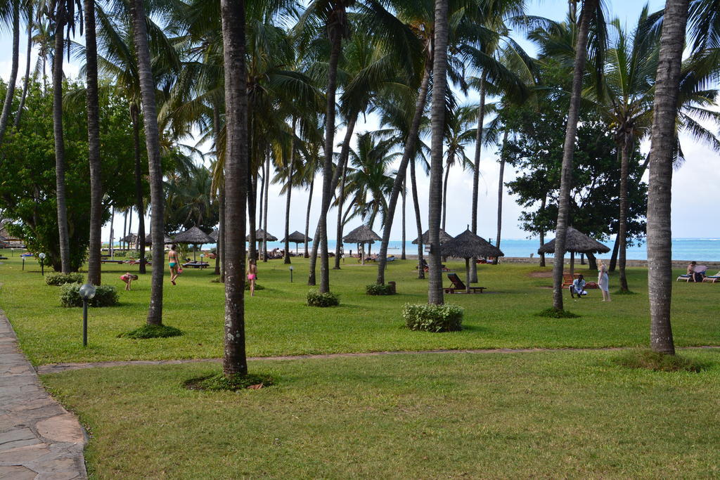 Neptune Village Beach Resort & Spa Galu ภายนอก รูปภาพ