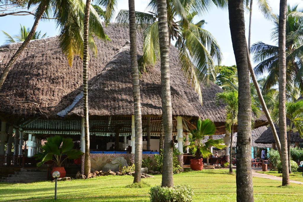 Neptune Village Beach Resort & Spa Galu ภายนอก รูปภาพ
