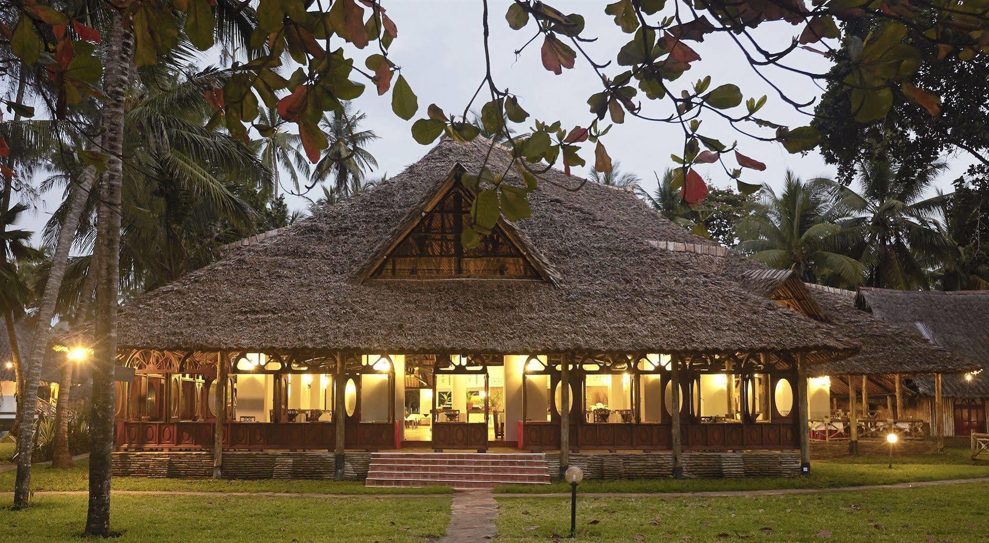 Neptune Village Beach Resort & Spa Galu ภายนอก รูปภาพ