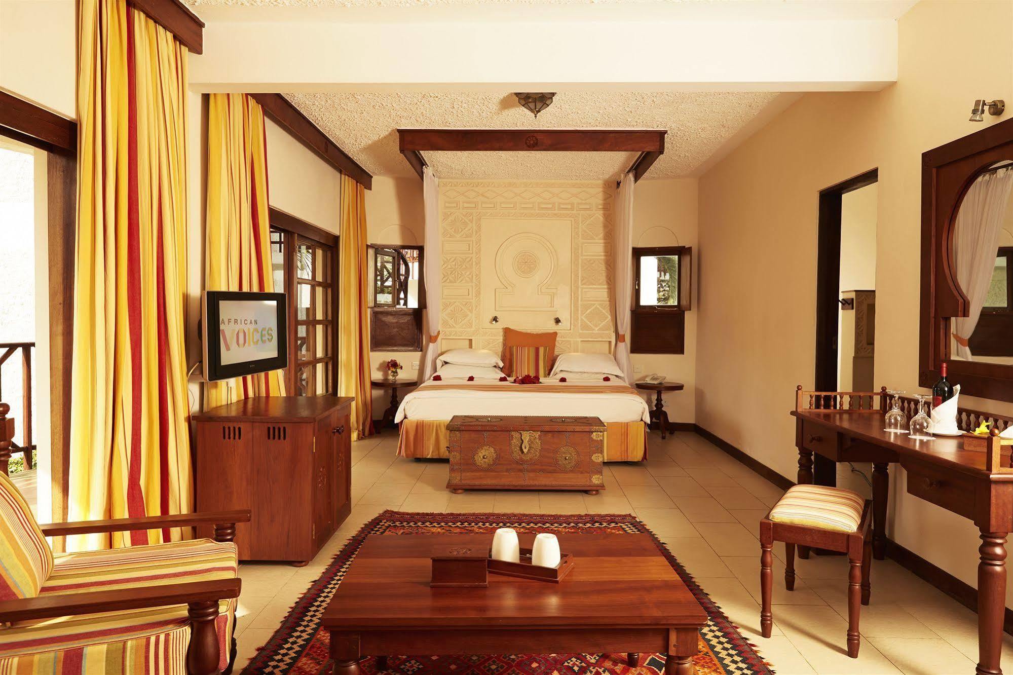 Neptune Village Beach Resort & Spa Galu ภายนอก รูปภาพ