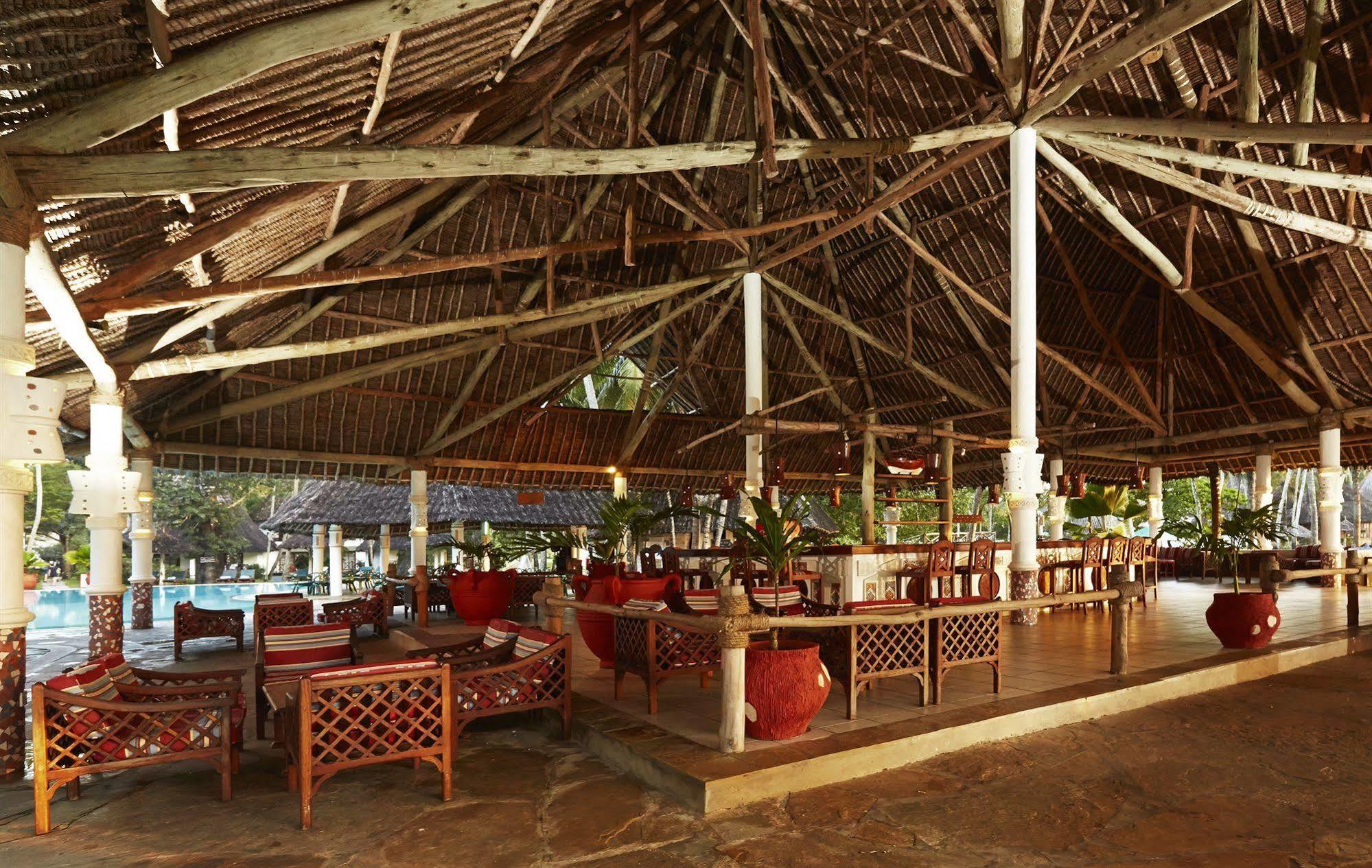 Neptune Village Beach Resort & Spa Galu ภายนอก รูปภาพ